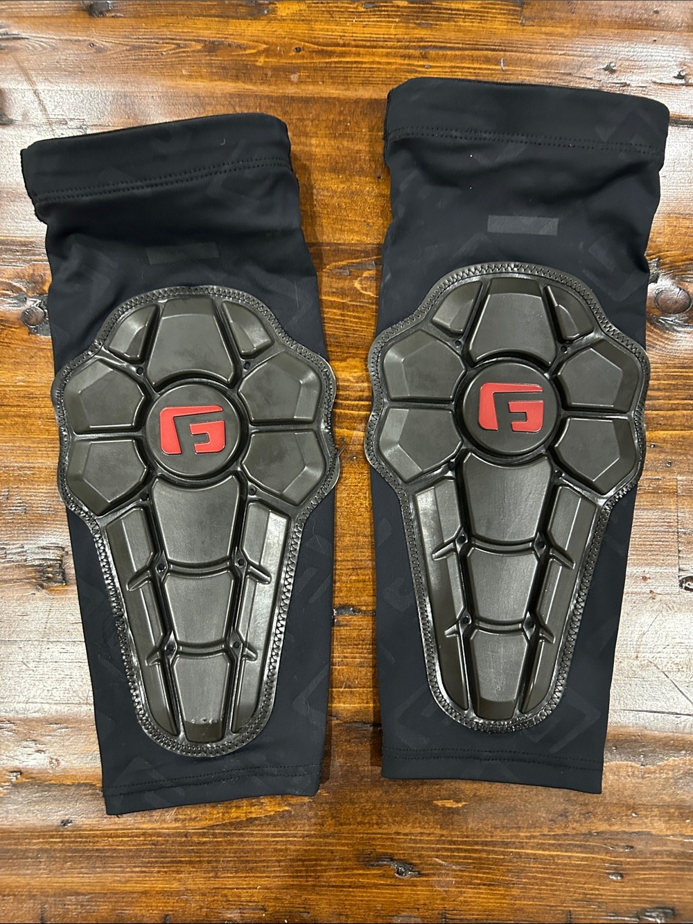 Black Impact Elbow/Knee Sleeves with Red Logo